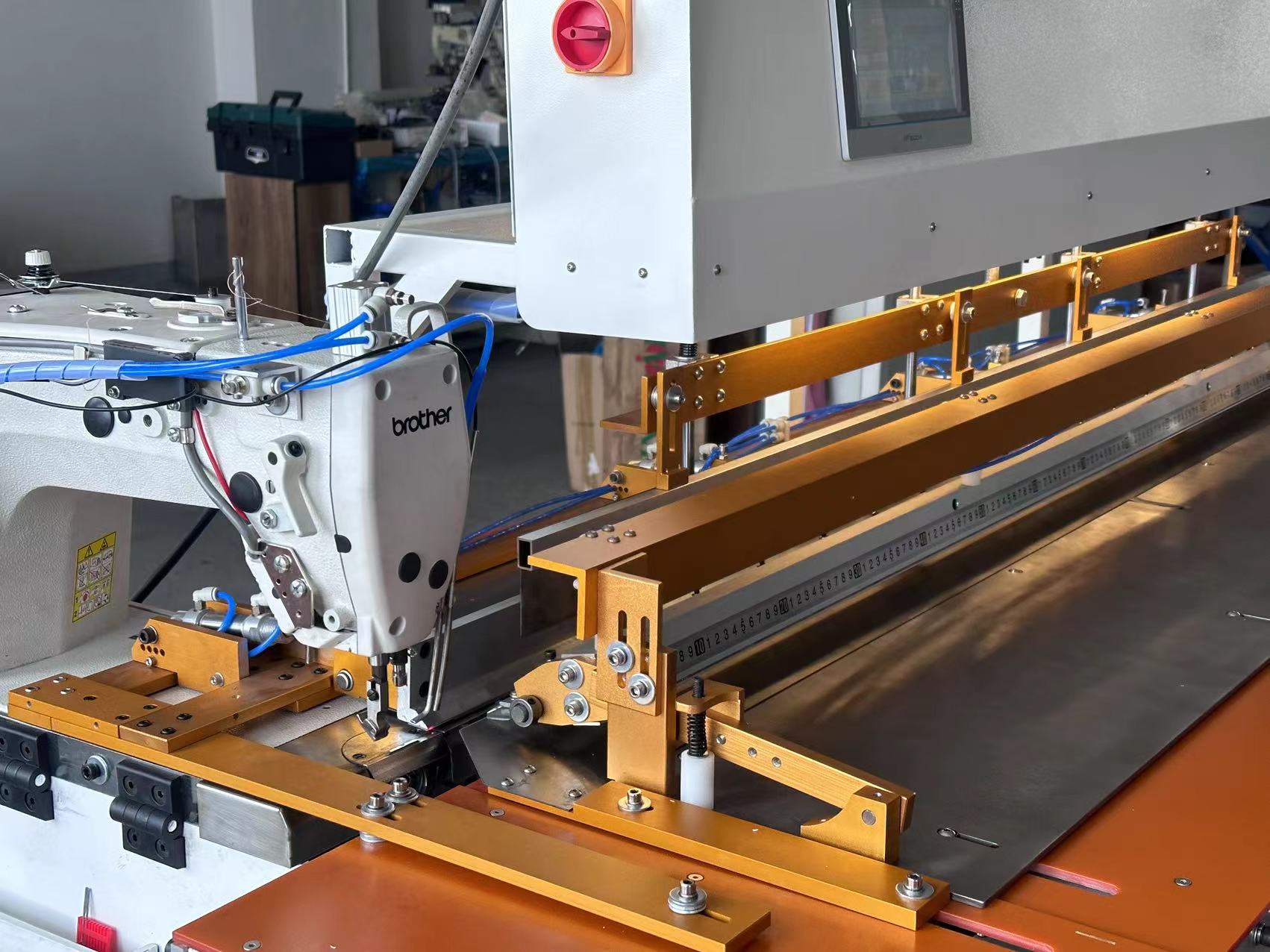 Industriële naaimachine ST 300 - Sewing Machine Fabric recensie en prijs